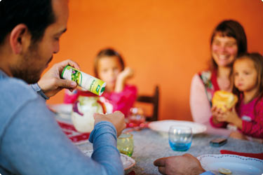 Gemeinsam essen ist gesünder Familie Essen