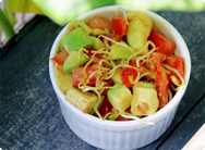 Bockshornklee Bockshornklee mit Avocado und Tomaten