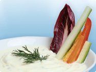 Kräuterkefir Schüssel mit Kräuterkefir, Gemüse
