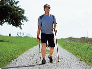 Venenübungen Mann Nordic Walking
